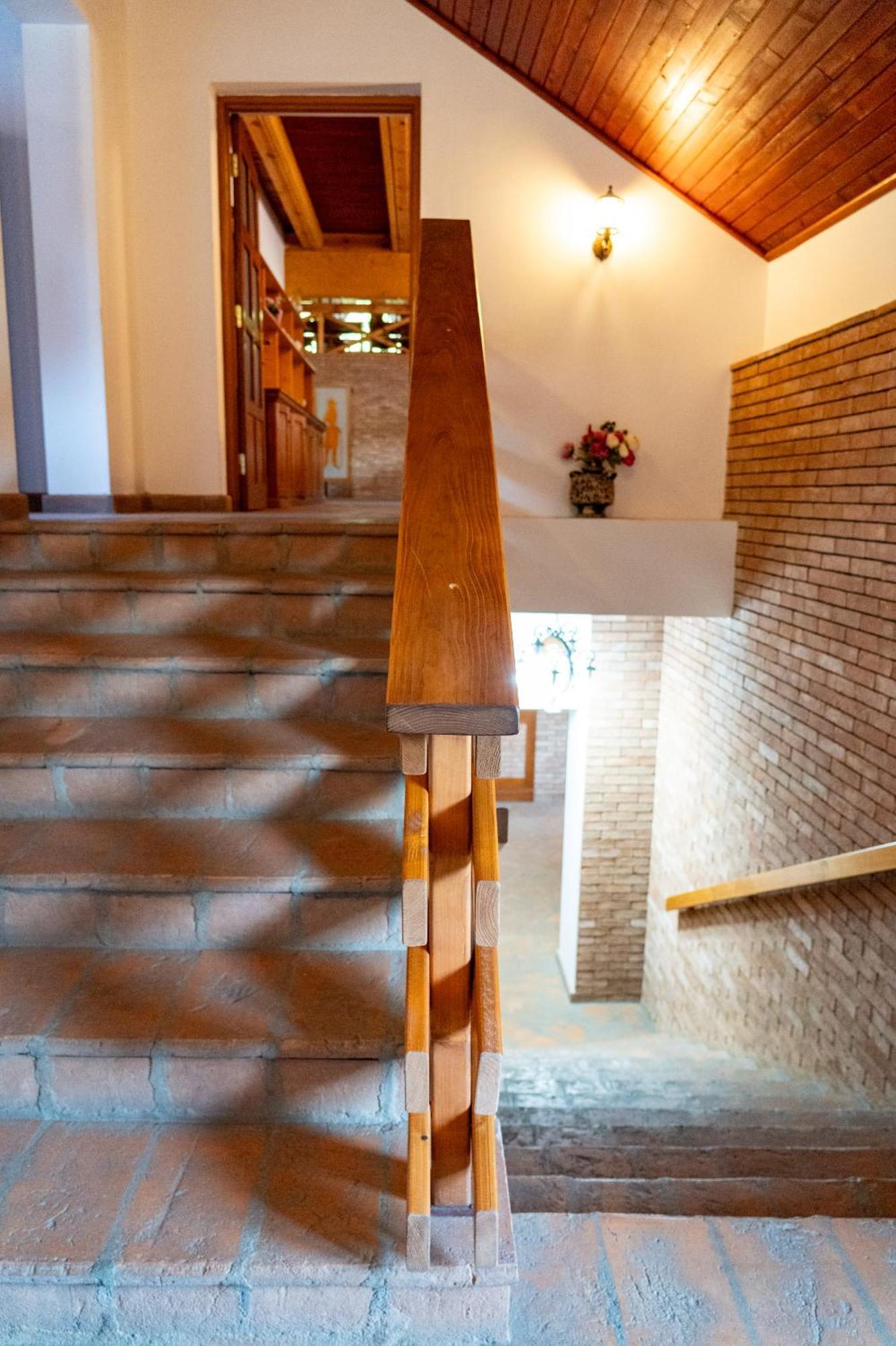 5.Evszak Hotel Sfântu-Gheorghe Екстериор снимка