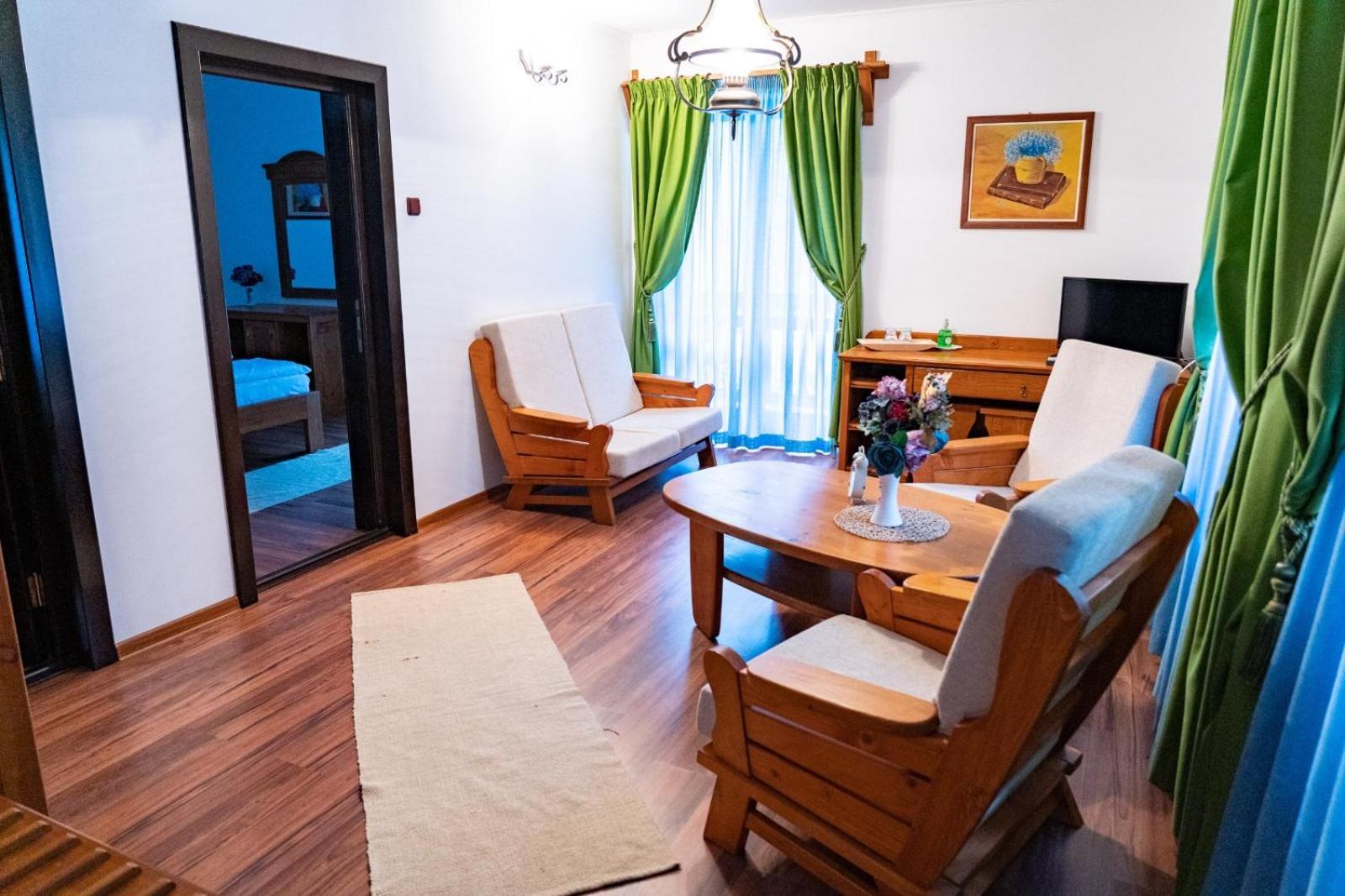 5.Evszak Hotel Sfântu-Gheorghe Екстериор снимка